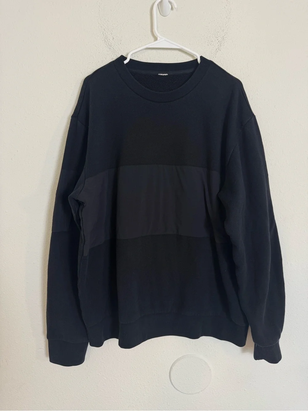Alo Yoga traverse mixed media black pullover crewneck sweater
